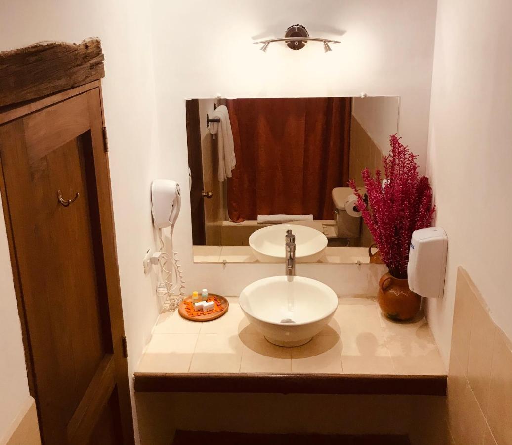 Luna Maya Antigua Extérieur photo